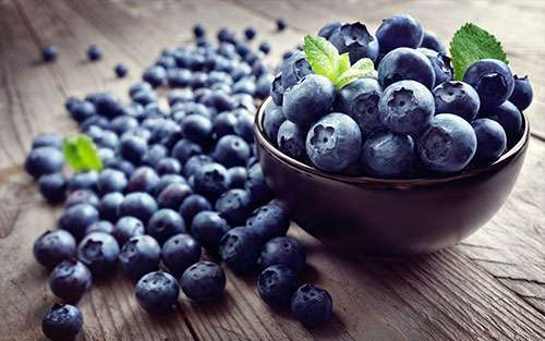 Healthy blueberries contain phytochemicals that may play a role in inhibiting tumor growth and may decrease inflammation.