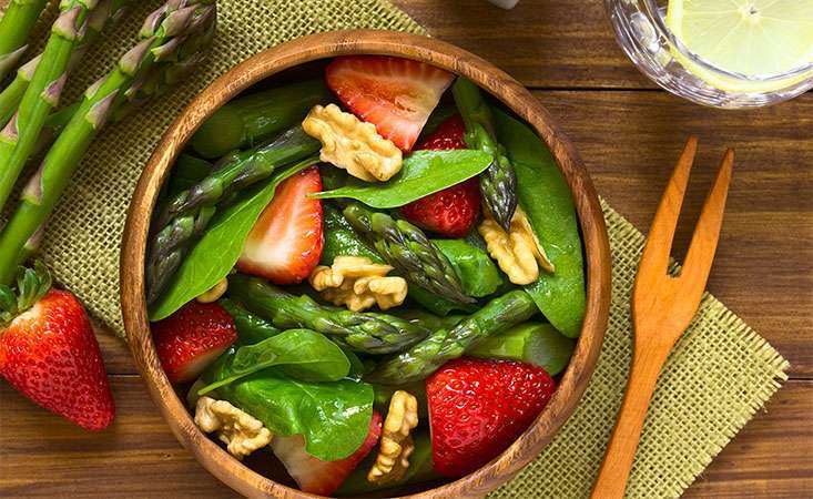 Asparagus strawberry spinach salad
