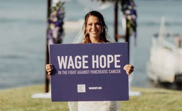 Stephanie Pieklik had a purple theme at her wedding to raise awareness for pancreatic cancer