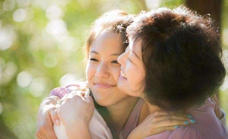 Daughter with her mom who was diagnosed with pancreatic cancer