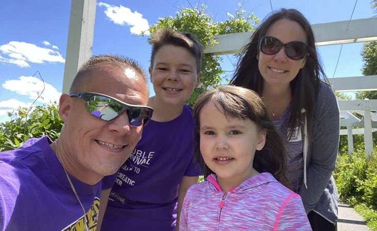 PanCAN volunteer Dan LaMagna of Scranton, Penn., and family