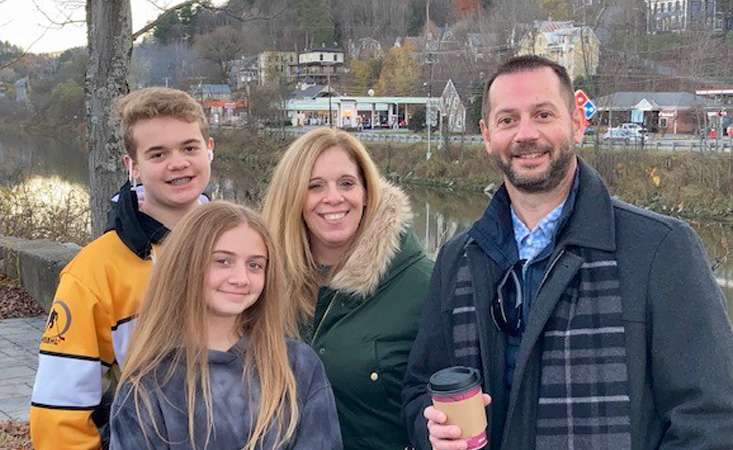 PanCAN volunteer and pancreatic cancer survivor Nick Pifani with family